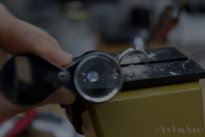 magnifying glass on a Moonstone, maru jewellery